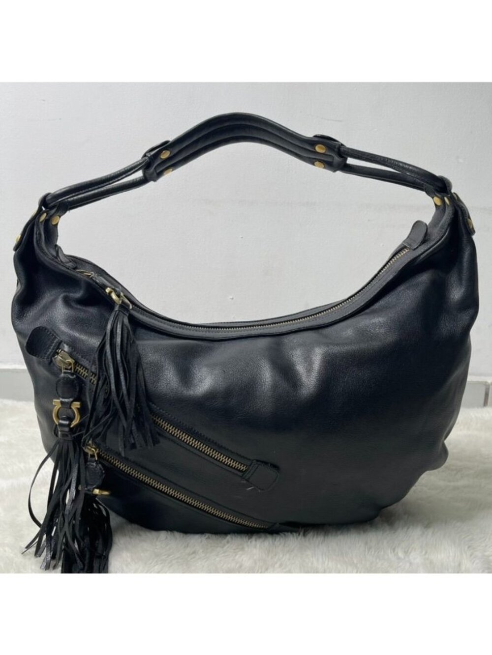 Salvatore Ferragamo Black Leather Hobo Shoulder Bag Gancini Tassel Zipper Large